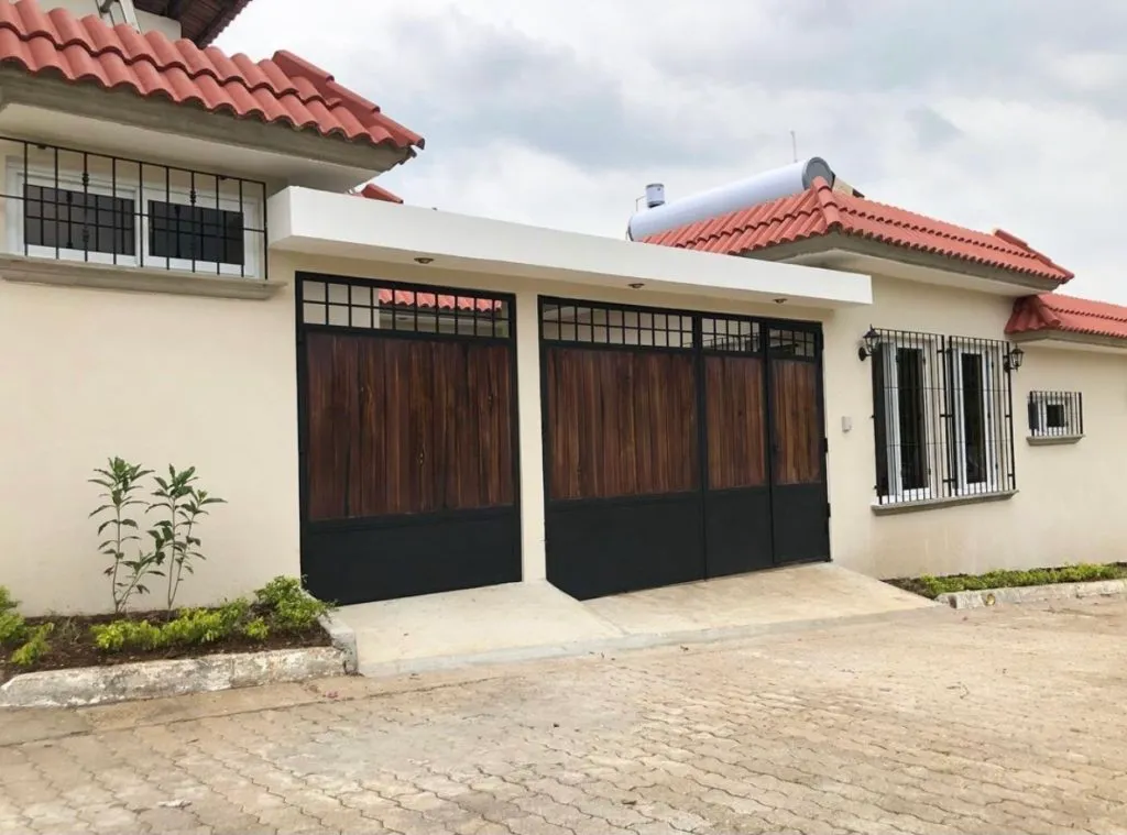 Casa Tipo Colonial Coatepeque